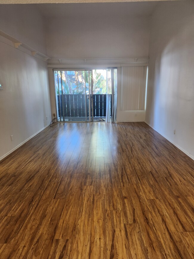 Living Room - 18645 Hatteras St