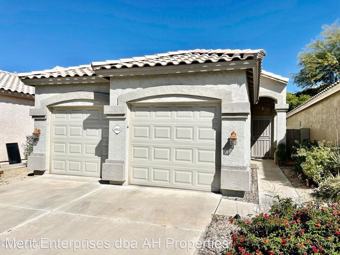 Primary Photo - 2 br, 2 bath House - 4910 W BEHREND DR