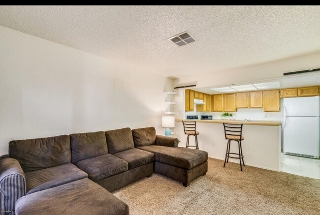 Foto del edificio - 1645 W Baseline Rd