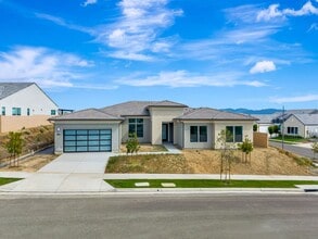 Building Photo - 30000 N Camino los Robles