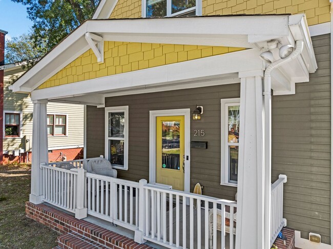Building Photo - Gorgeous 3 Bedroom Home in Downtown Raleig...