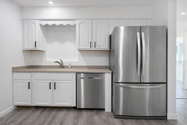 Foto del edificio - 6000 Dr M.L.K. Jr St N