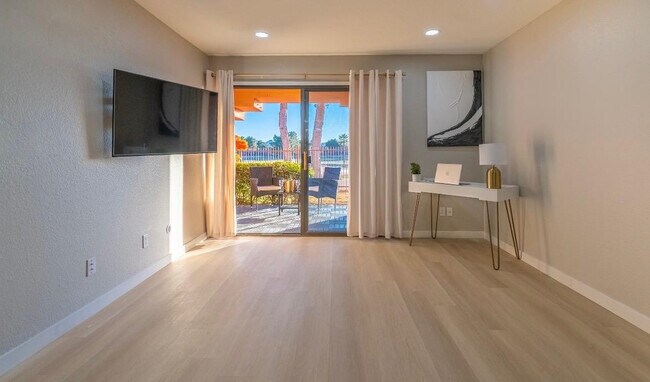 Foto del edificio - 4303 E Cactus Rd