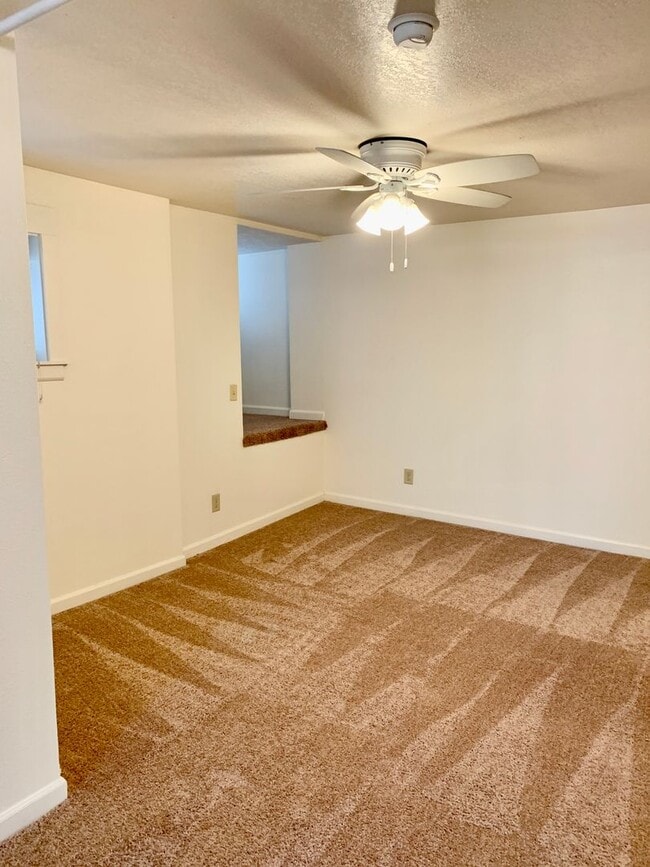 Building Photo - Studio unit in SW Portland