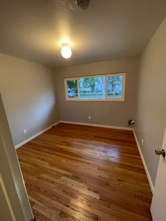 Building Photo - 3906 U St