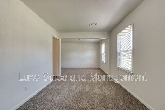Foto del edificio - 3926 SE 10th St