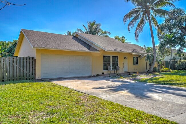 Building Photo - 1386 Fulmar Dr