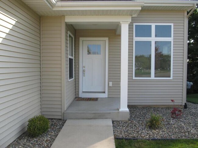 Building Photo - 2 bedroom in Kalamazoo MI 49009