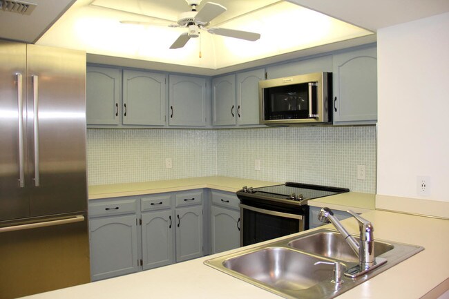 Building Photo - 3701 S Flagler Drive 304