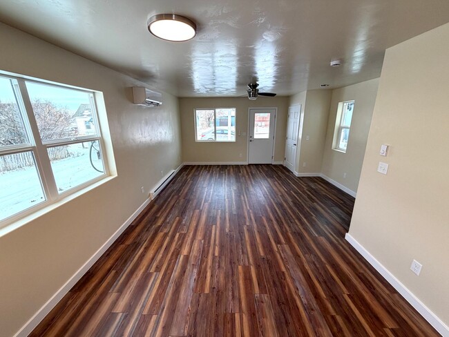 Foto del edificio - 1904 N Harris St