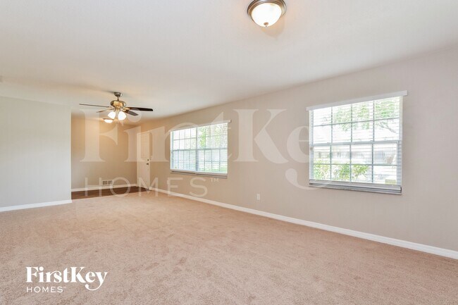 Foto del edificio - 833 Pine Forest Trail W