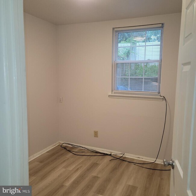 Foto del edificio - 4828 Silverwood St