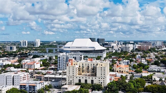 Foto del edificio - 905 SW 13th Ct