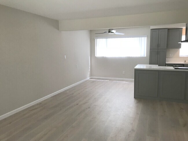 Dining Room to Kitchen - 1209 Amethyst St