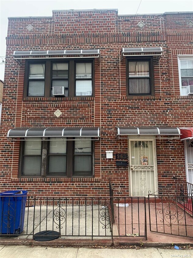 963 E 104th St, Brooklyn, NY 11236 Room for Rent in Brooklyn, NY