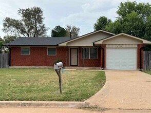 Building Photo - 4702 SE Drexel Dr