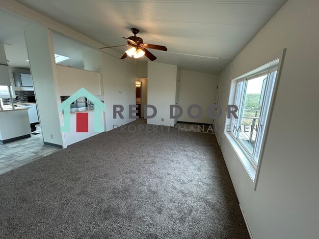 Building Photo - Experience Peaceful Country Living – Spaci...