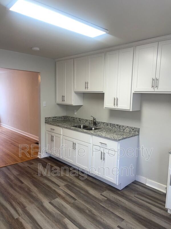 Foto del edificio - 806 East Brookland Park Boulevard