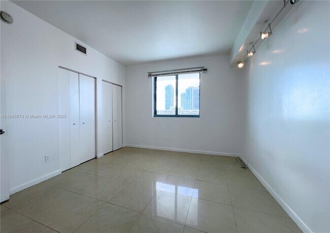 Foto del edificio - 601 NW 36th St