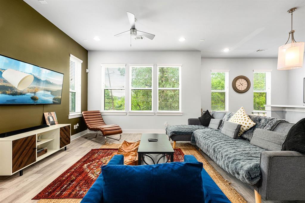 Foto principal - 3369 Daphne St
