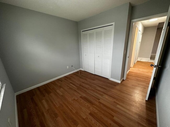 Foto del edificio - 44 N Fairfax Ave