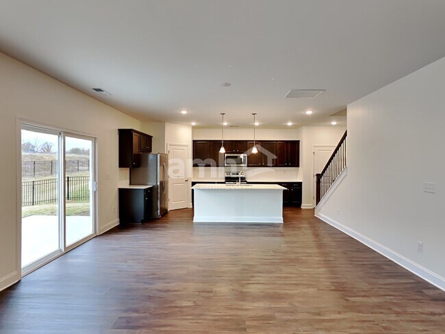 Foto del edificio - 15712 Thomas Rd