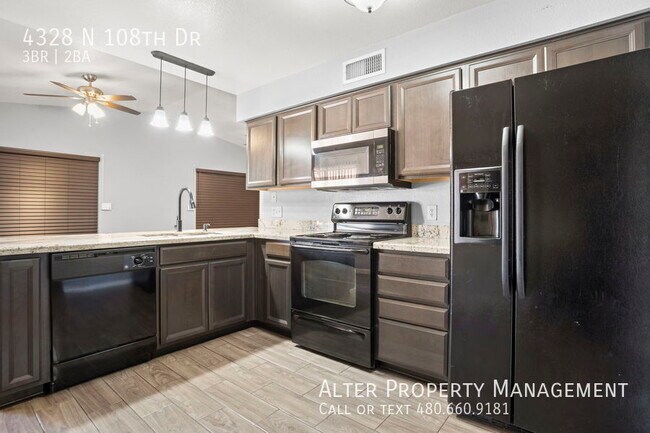 Foto del edificio - 4328 N 108th Dr