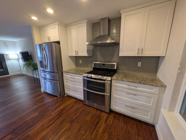 Building Photo - Alabama Hill--Amazing Bay Views 4 Bedroom ...