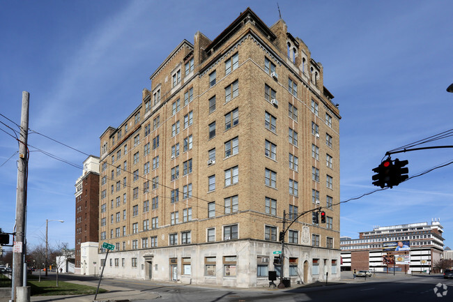 Primary Photo - York Towers Apartments