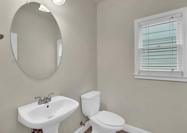 Building Photo - 1893 Thomas Pointe Trce