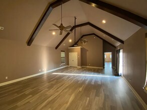 Building Photo - 4206 W Braymore Dr
