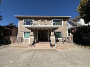 Building Photo - 1235 N San Joaquin St