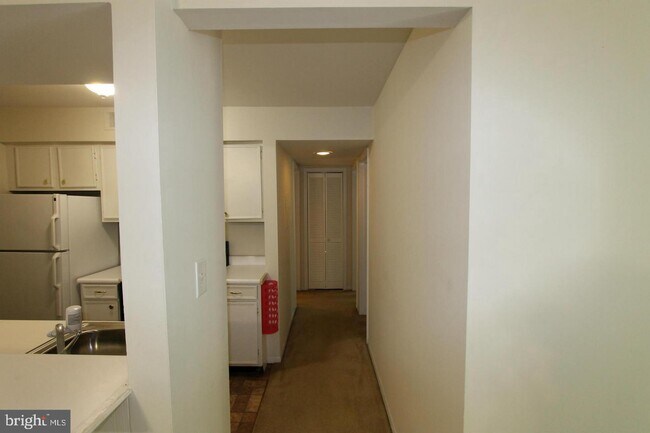 Foto del edificio - 8509 Barrington Ct