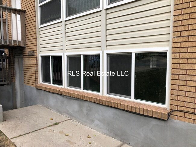 Building Photo - 8668 S 1500 E