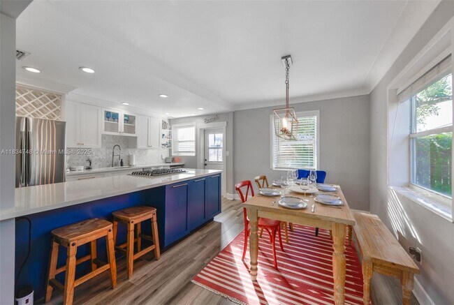 Foto del edificio - 242 SW 20th St