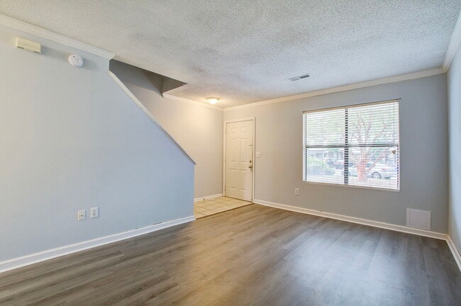 Photo - 6280 Lucille Dr House