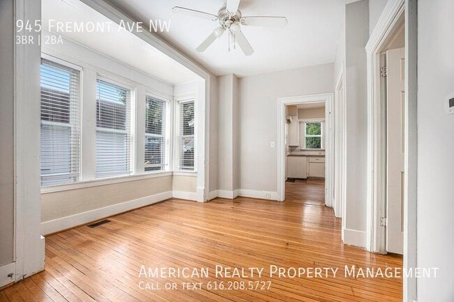 Foto del edificio - 945 Fremont Ave NW