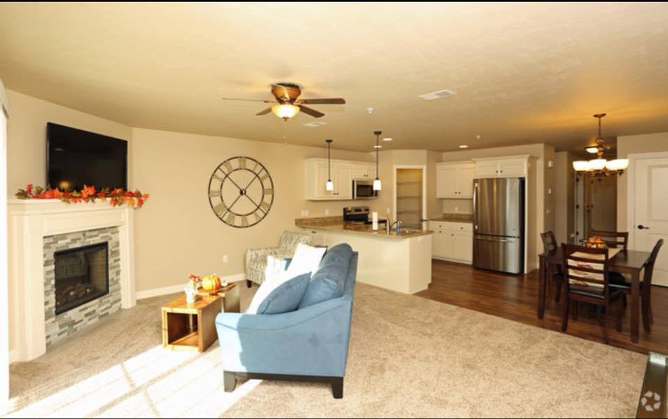Foto principal - 2539 Enterprise Dr