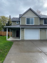 Building Photo - 250 40th Ct