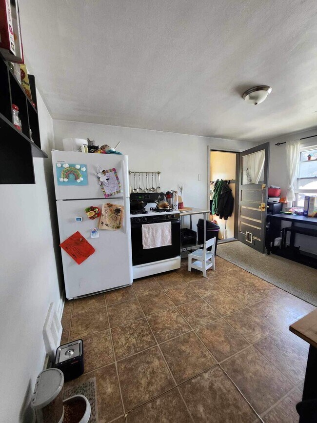 Foto del edificio - 2215 S 90th St