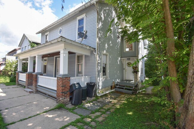 Building Photo - 38-40 N Jones St