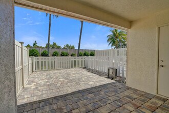 Building Photo - 9913 NW 57th Manor