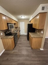 Building Photo - 1033 S Brookside Ave