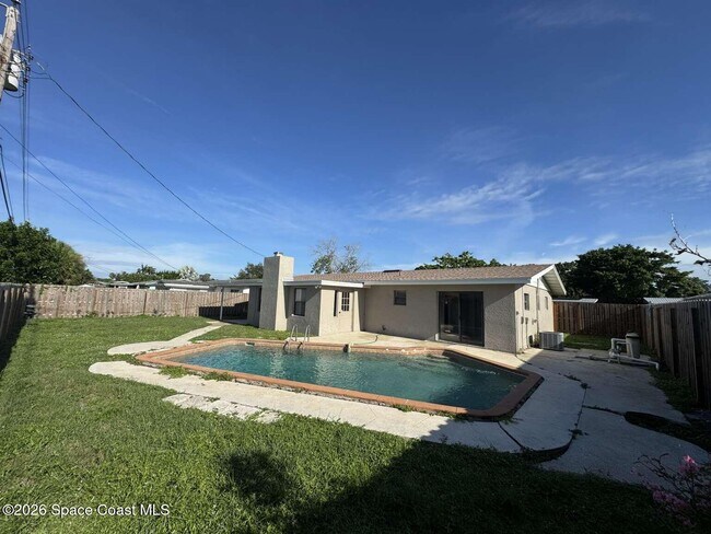 Building Photo - 1895 Wallace Ave