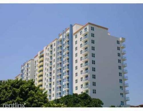 Foto principal - 3000 Coral Way