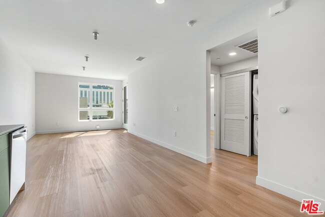 Foto del edificio - 10601 Washington Blvd