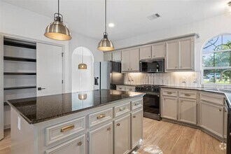 Building Photo - 28614 Water Park Way