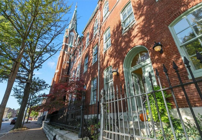 Building Photo - 1621 S 11th St