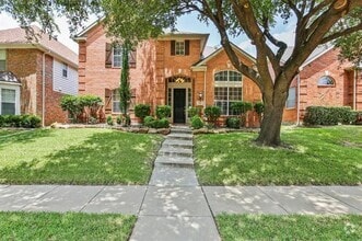 Building Photo - 2040 St Ives Dr