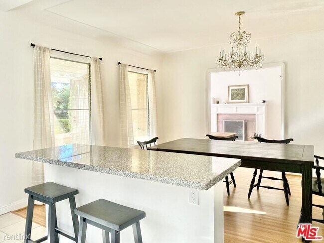 Foto del edificio - 3 br, 2 bath House - 162 N Citrus Ave
